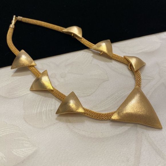 Vintage Robin Kahn Abstract Gold Necklace - Picture 15 of 15